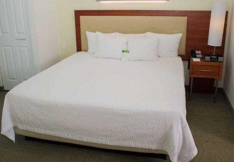 Springhill Suites Hampton Εξωτερικό φωτογραφία